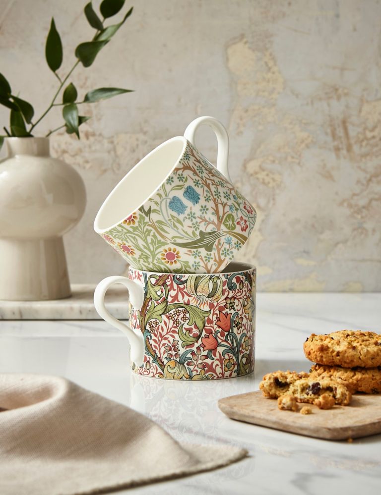 Patterned Teapot & Mug Set 4 of 5