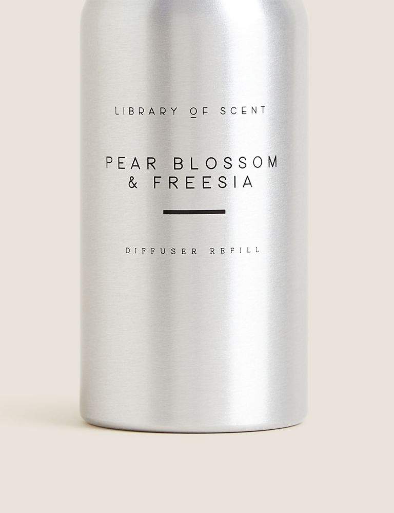 Pear Blossom & Freesia 250ml Diffuser Refill 2 of 2