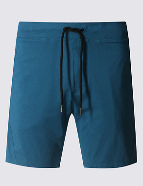 Perform Short with Cool Comfort™ Technology Image 2 of 4