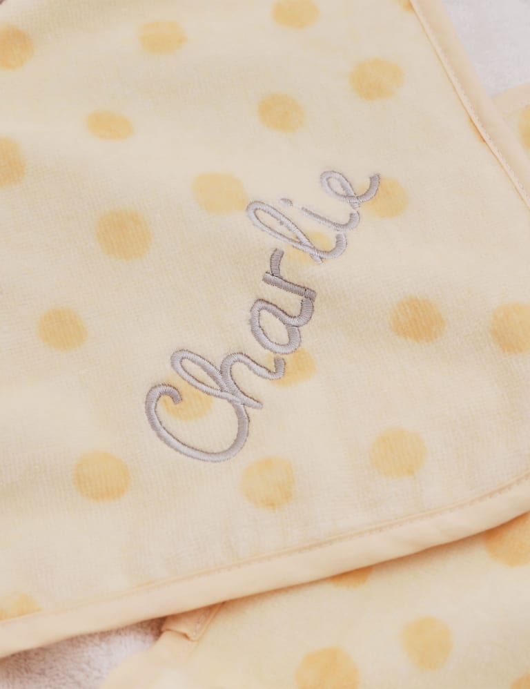 Personalised Giraffe Hooded Towel 3 of 5