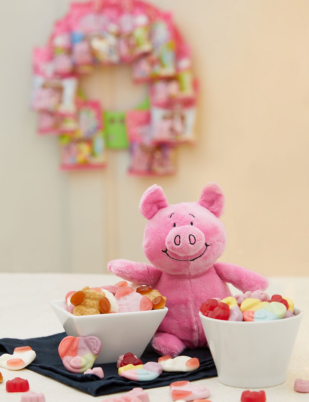Picture Holder with Percy Pig favourites & Plush Toy 2 of 5