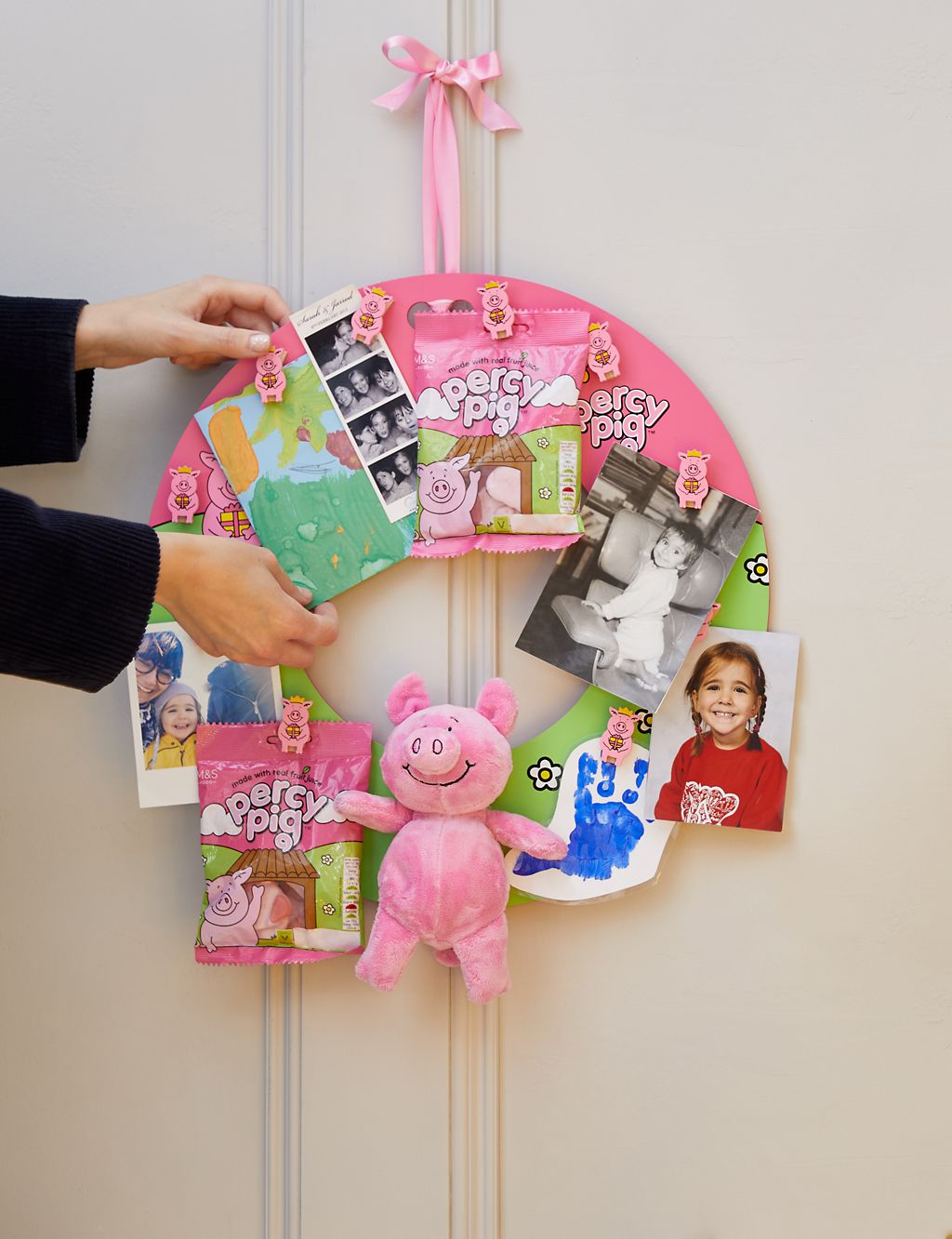 Picture Holder with Percy Pig favourites & Plush Toy 1 of 5