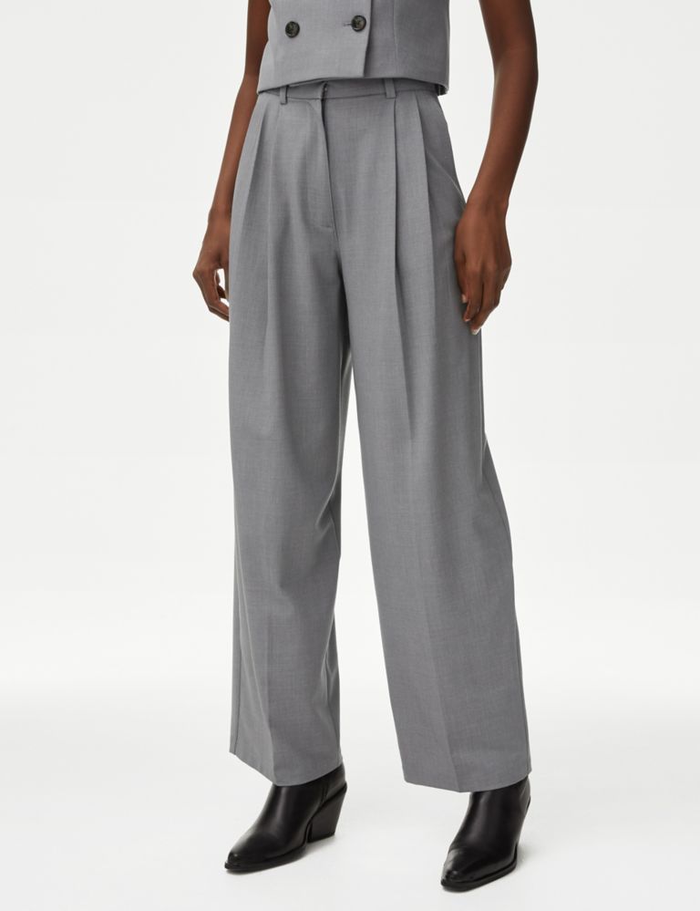 Pleat Front Relaxed Wide Leg Trousers 3 of 5