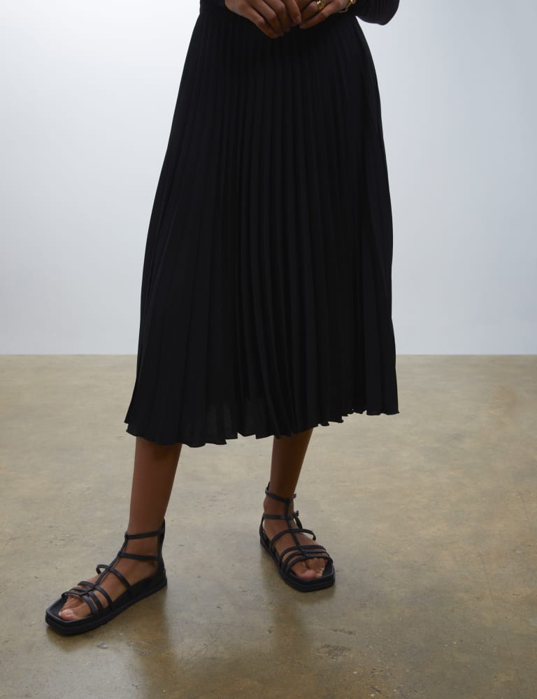 Black crepe pleated midi skirt sale