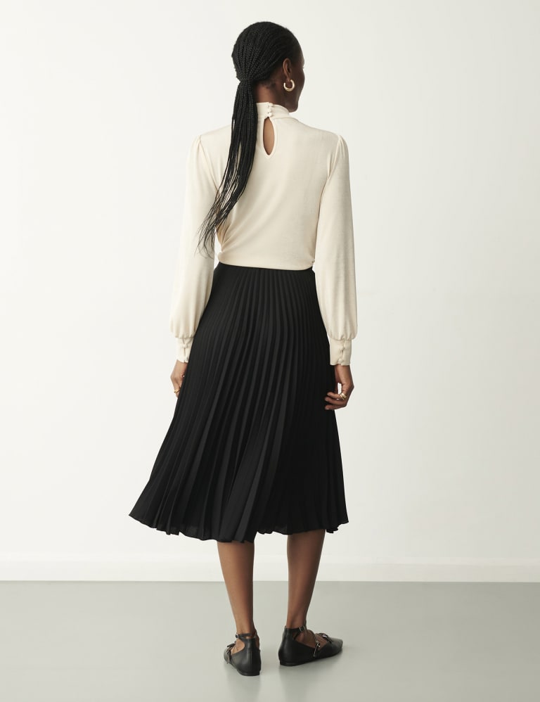 Black pleated skirt m&s best sale