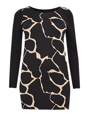 Plus Giraffe Print Knitted Tunic with Angora Image 2 of 7