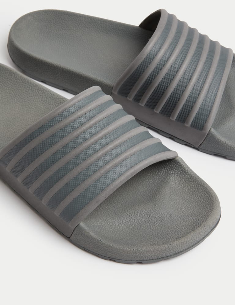 M&s flip flops mens online