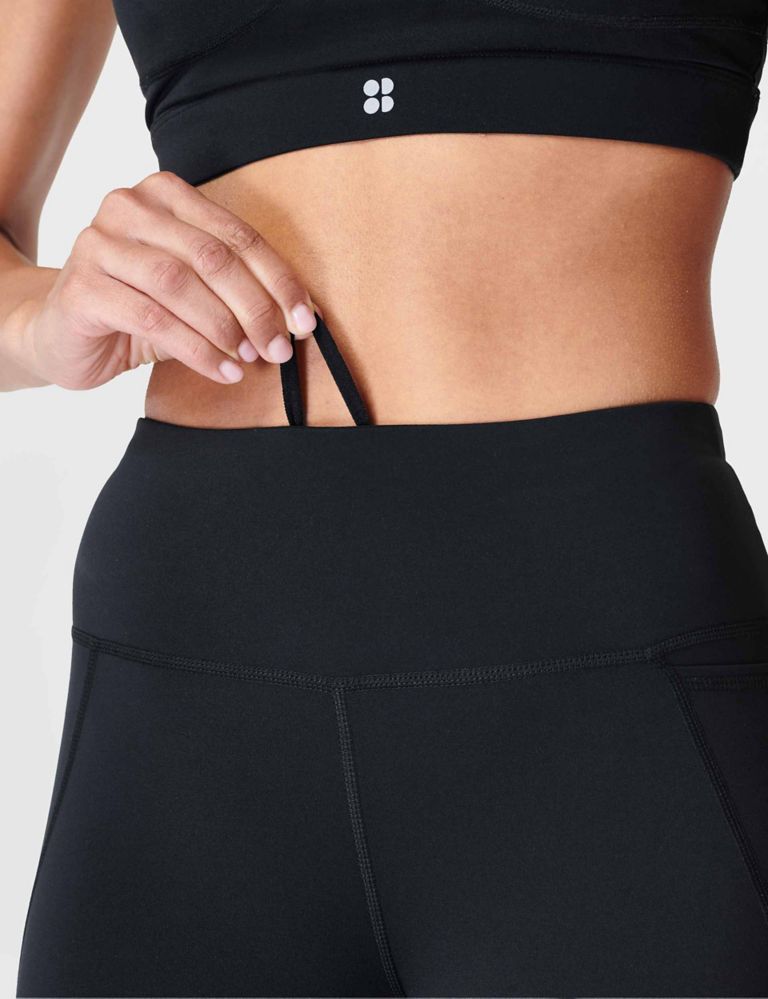 Stay stylish and comfortable with the NWT Lululemon Speed Up High