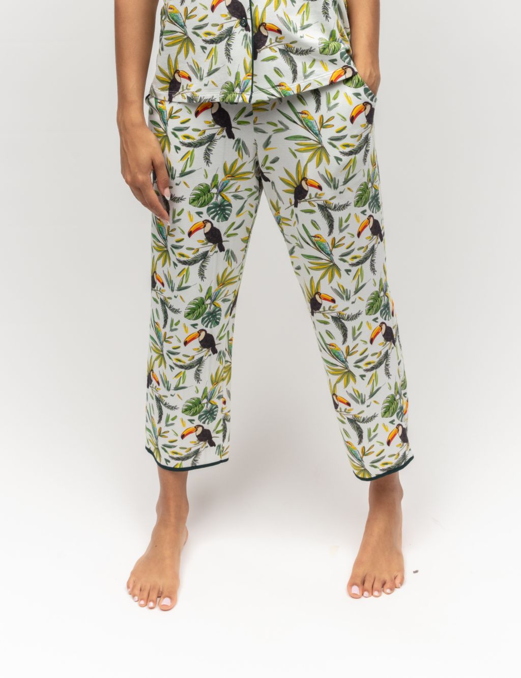 me Women's Floral Print Crop Sleep Pants - Pale Banana - Size 8
