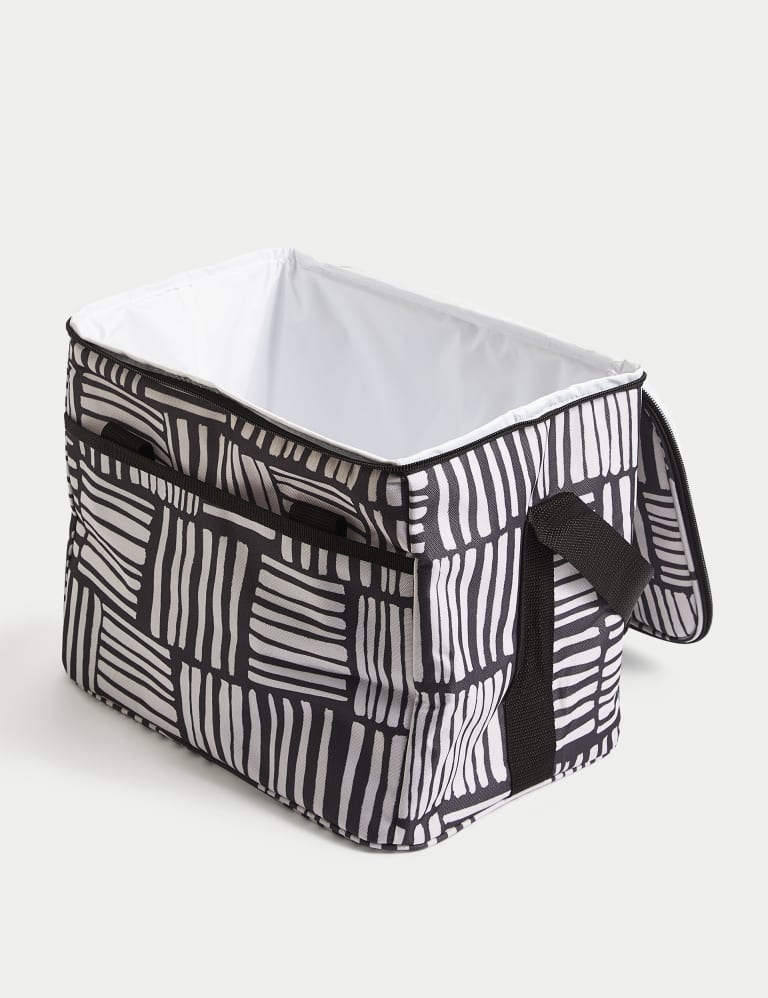 Printed Foldaway Picnic Cool Bag 3 of 5