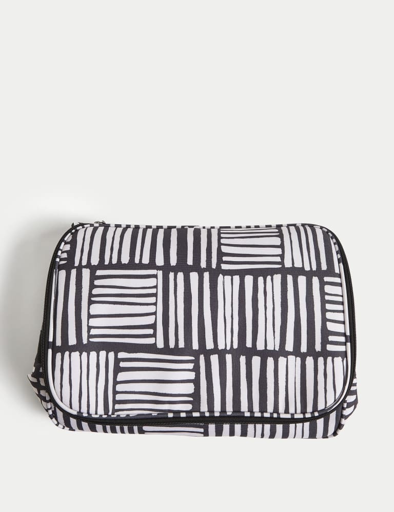 Printed Foldaway Picnic Cool Bag 4 of 5