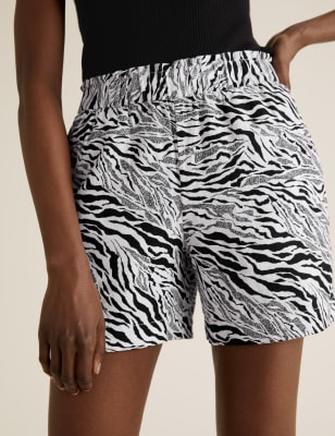 Printed High Waisted Shorts Image 5 of 5