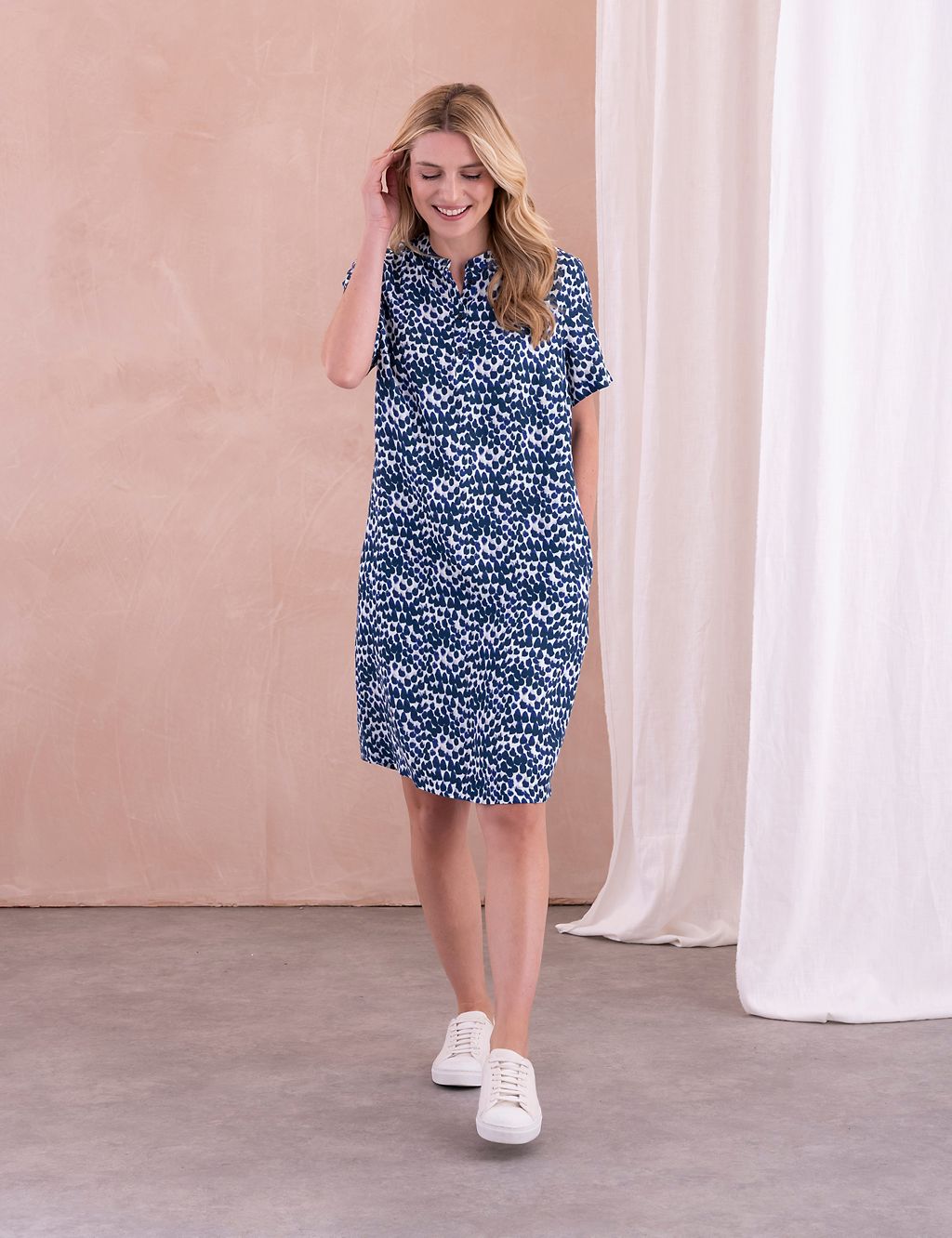 Printed Knee Length Shift Dress with Linen 5 of 5
