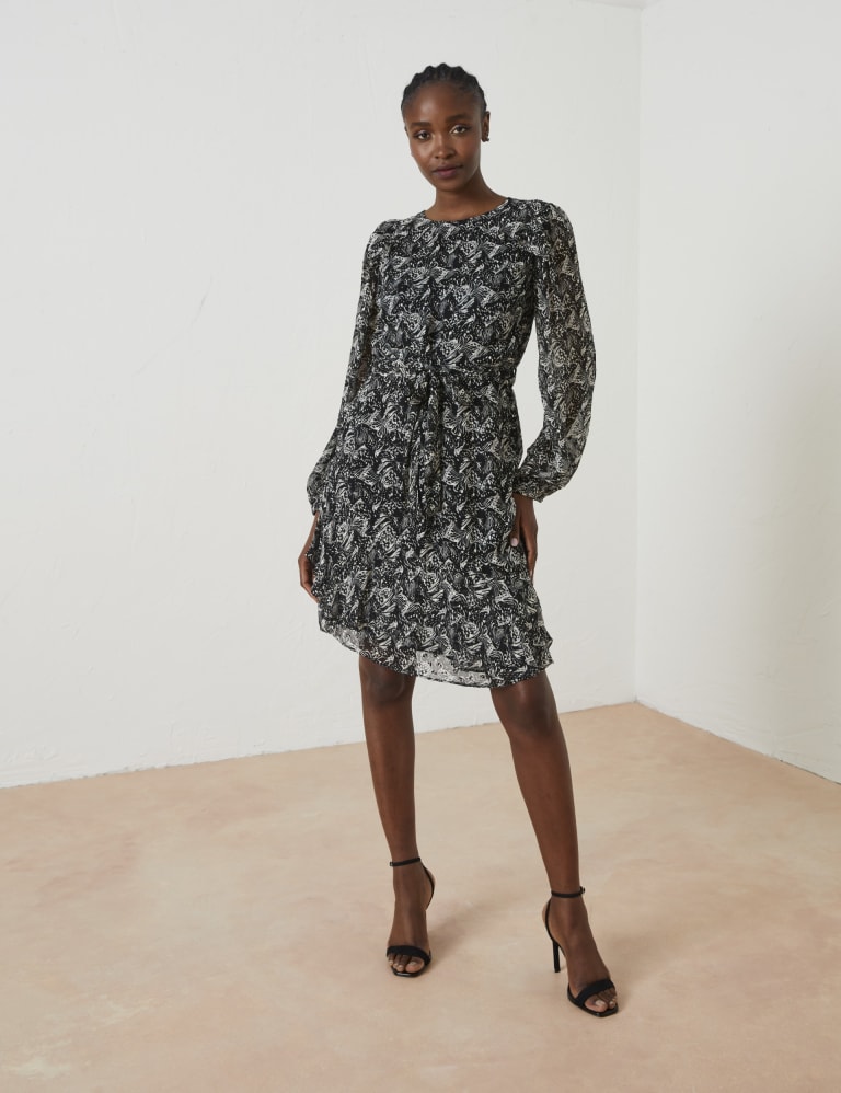M&s black and white dress clearance