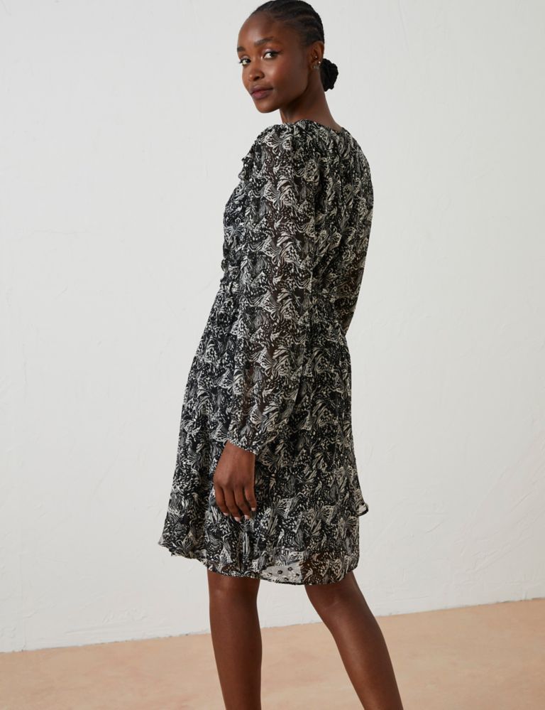 Printed Round Neck Knee Length Waisted Dress 3 of 6