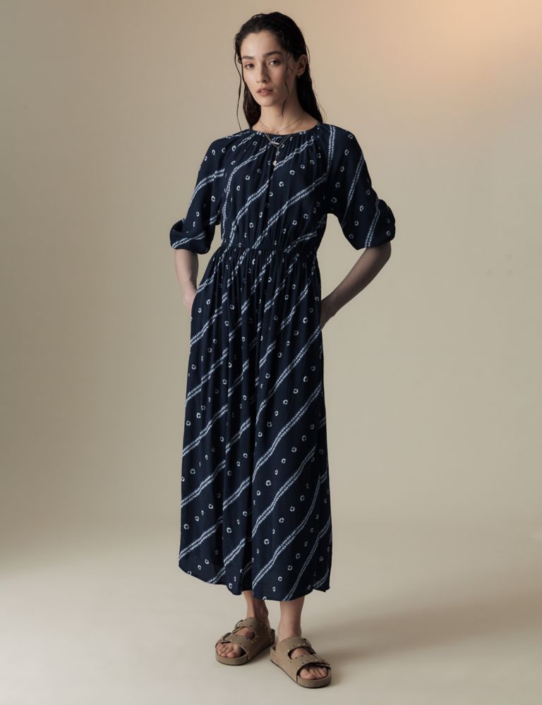 Printed Round Neck Midaxi Waisted Dress 3 of 5