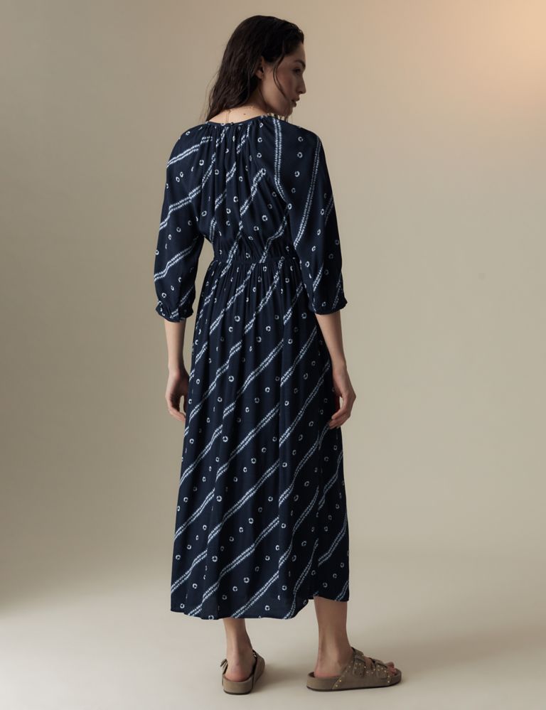 Printed Round Neck Midaxi Waisted Dress 5 of 5
