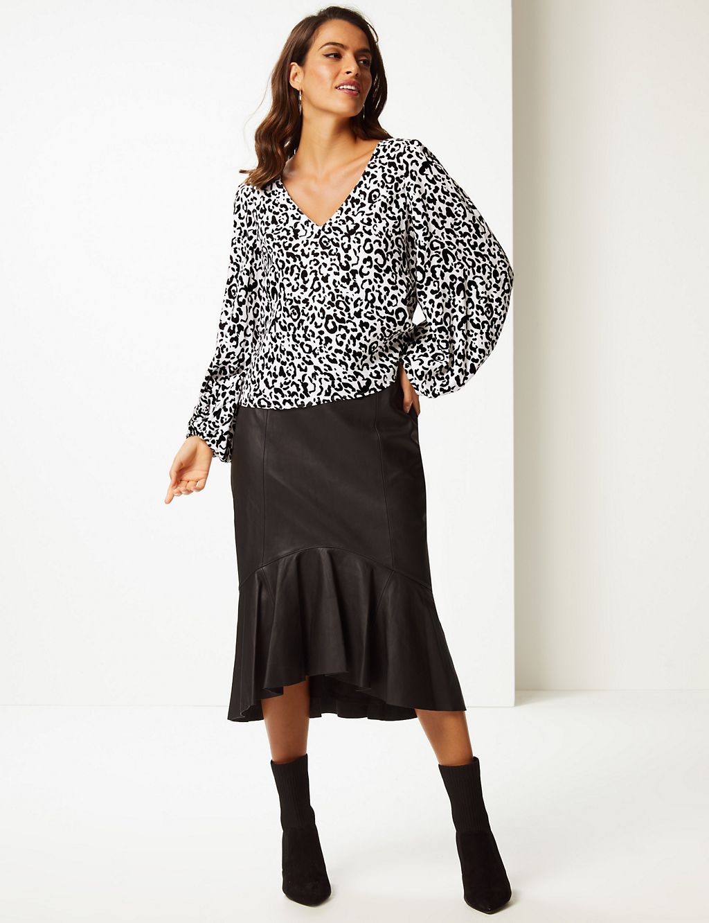 Printed V-Neck Long Sleeve Blouse 3 of 4
