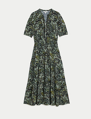 Printed V-Neck Shirred Midi Waisted Dress Image 2 of 4