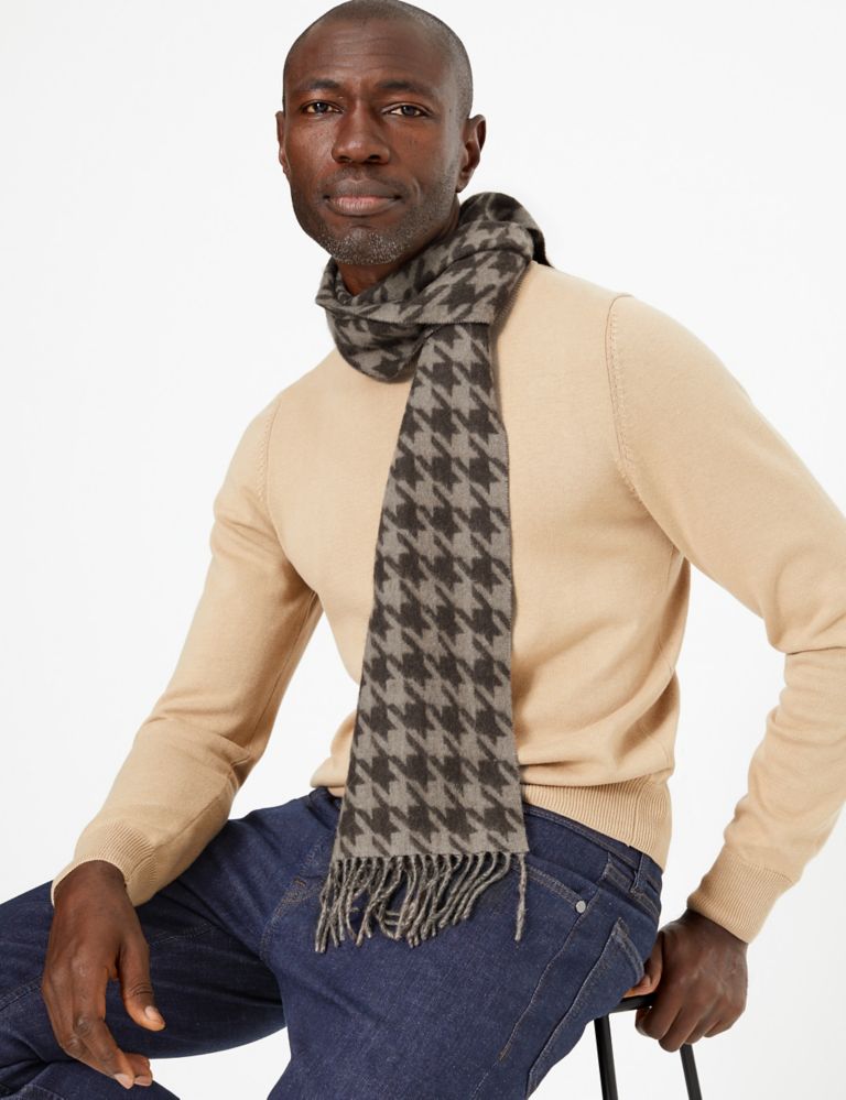 Pure Cashmere Dogtooth Scarf 4 of 4
