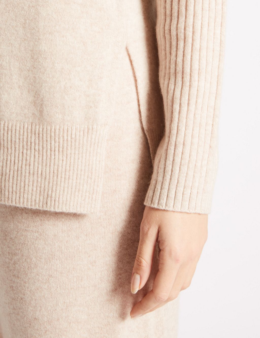 Pure Cashmere Ribbed Long Sleeve Pyjama Top 4 of 5