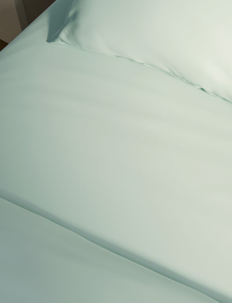 Pure Cotton 300 Thread Count Fitted Sheet 3 of 4