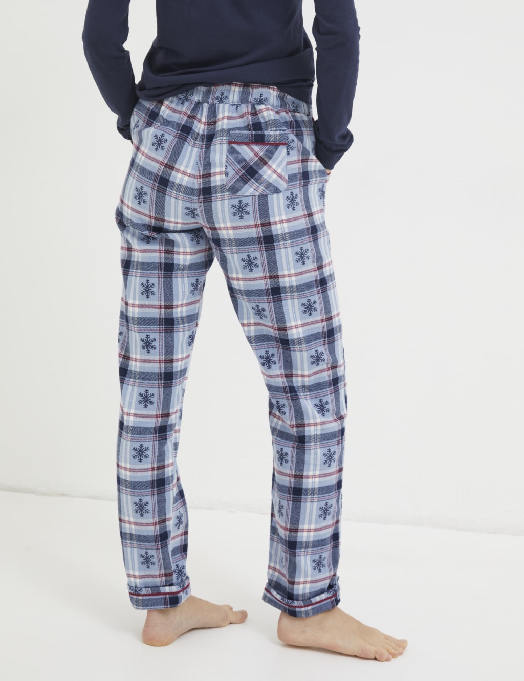 Snowflake outlet pajama pants