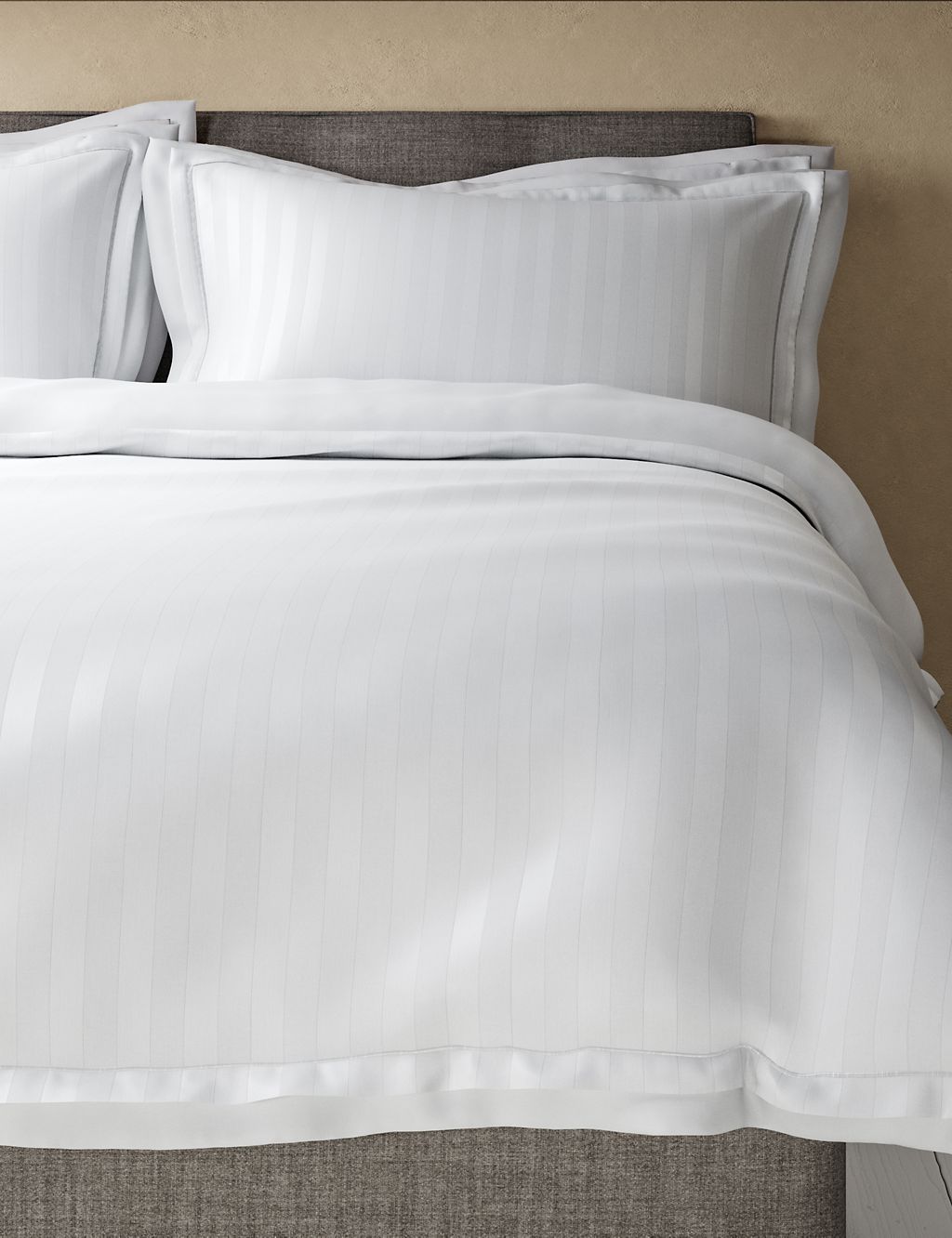 Pure Cotton Double Cuff Bedding Set 4 of 5