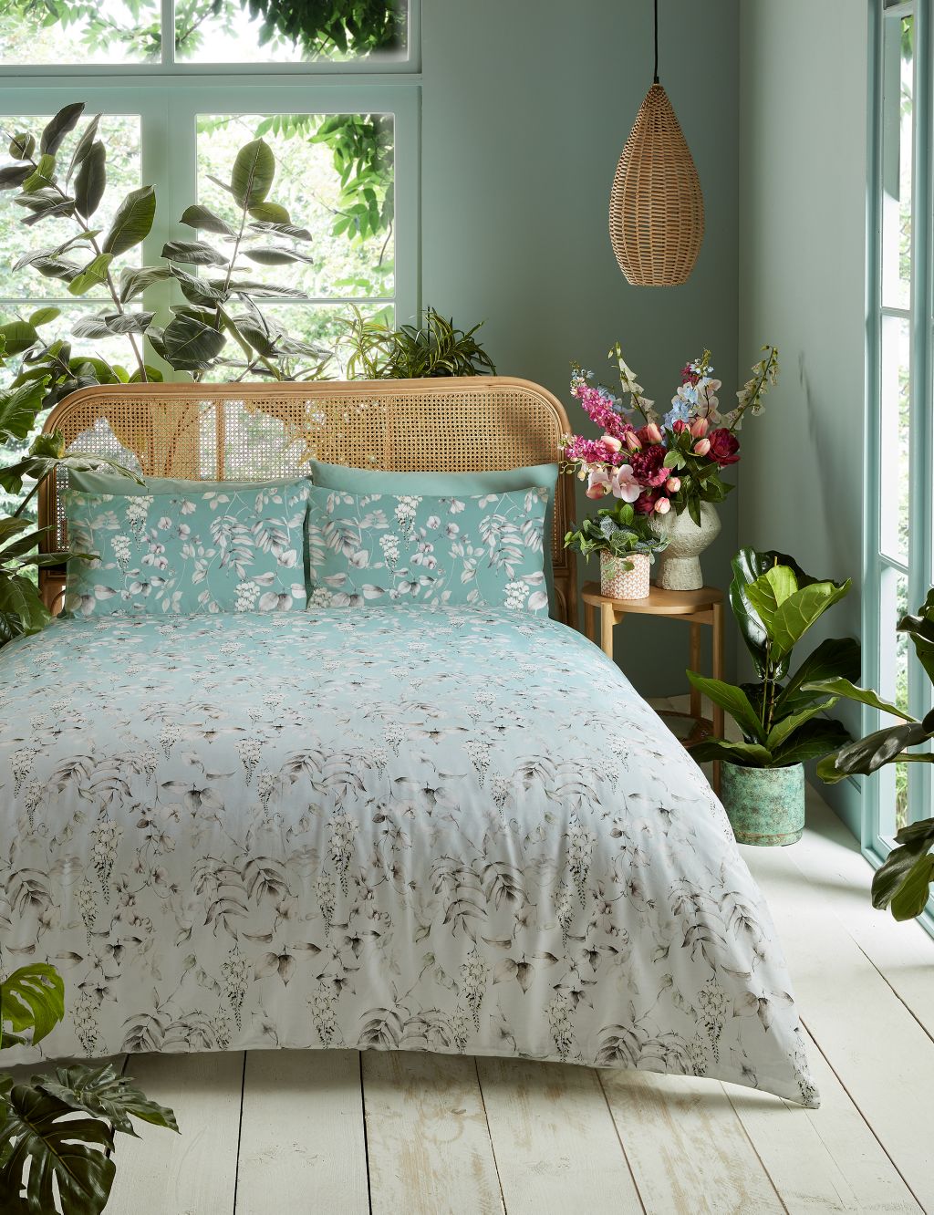 Pure Cotton Ethereal Floral Bedding Set 1 of 7
