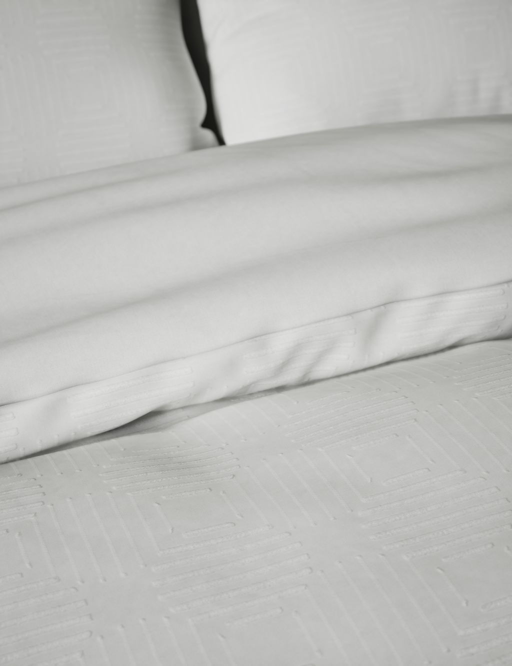 Pure Cotton Geometric Jacquard Bedding Set 5 of 5