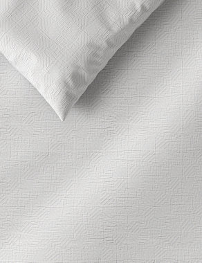 Pure Cotton Geometric Matelasse Bedding Set Image 2 of 4