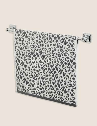 Pure Cotton Leopard Print Towel 2 of 4