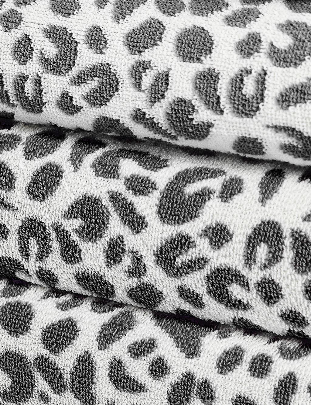 Pure Cotton Leopard Print Towel 2 of 4