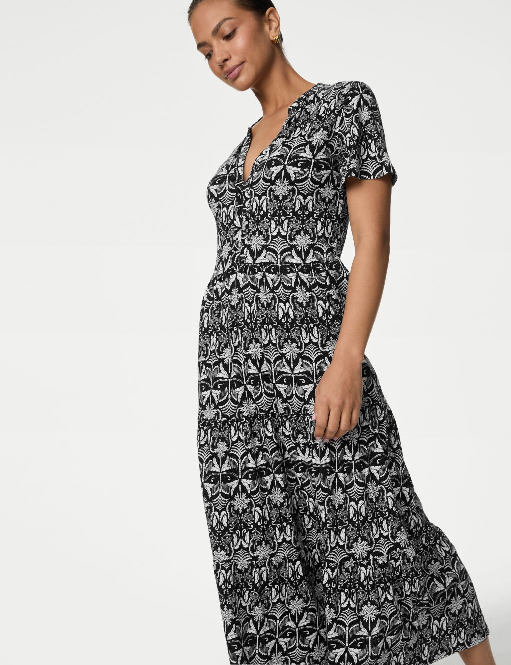 Pure Cotton Printed V-Neck Midi Tiered Dress 4 of 5