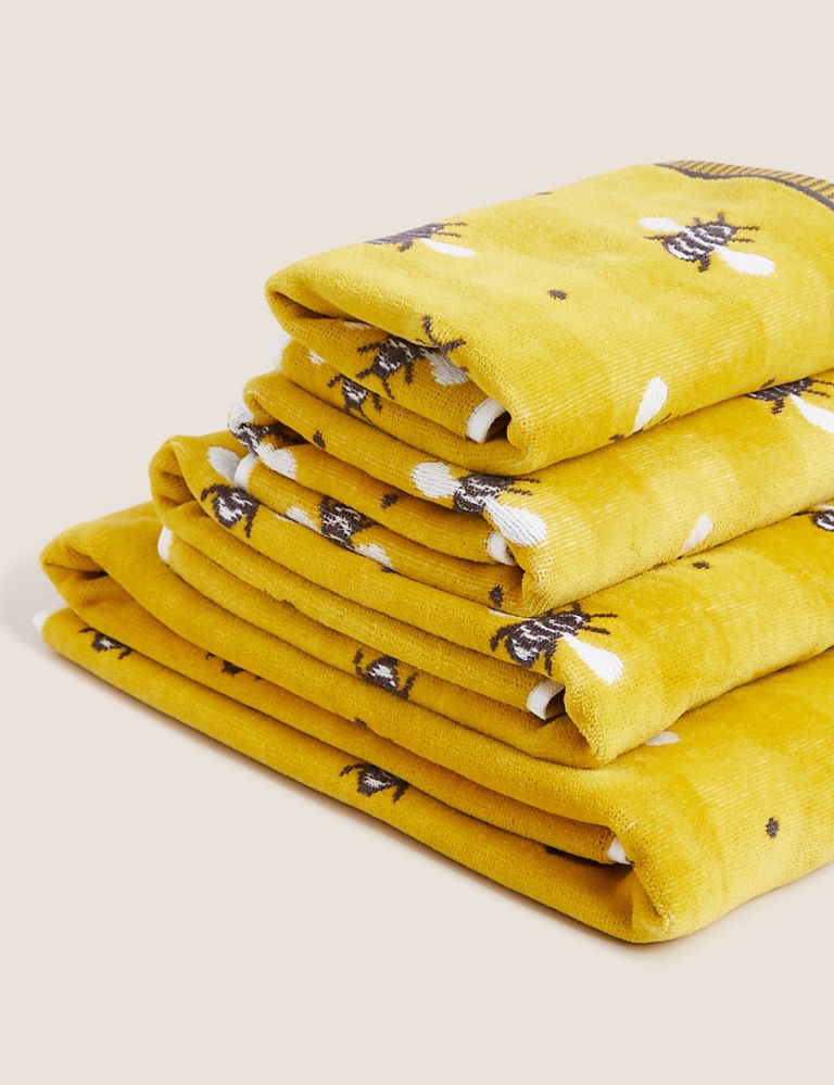 Pure Cotton Repeat Bee Towel 1 of 6