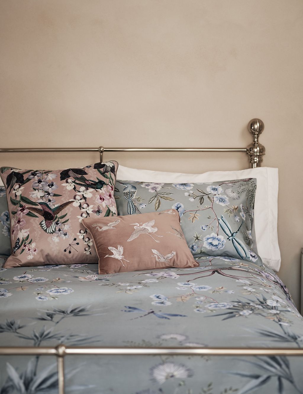 Pure Cotton Sateen Floral Bedding Set 1 of 8