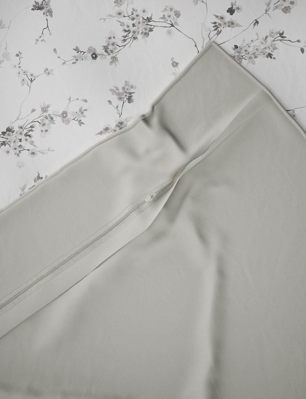 Pure Cotton Sateen Trailing Cherry Blossom Bedding Set 6 of 6