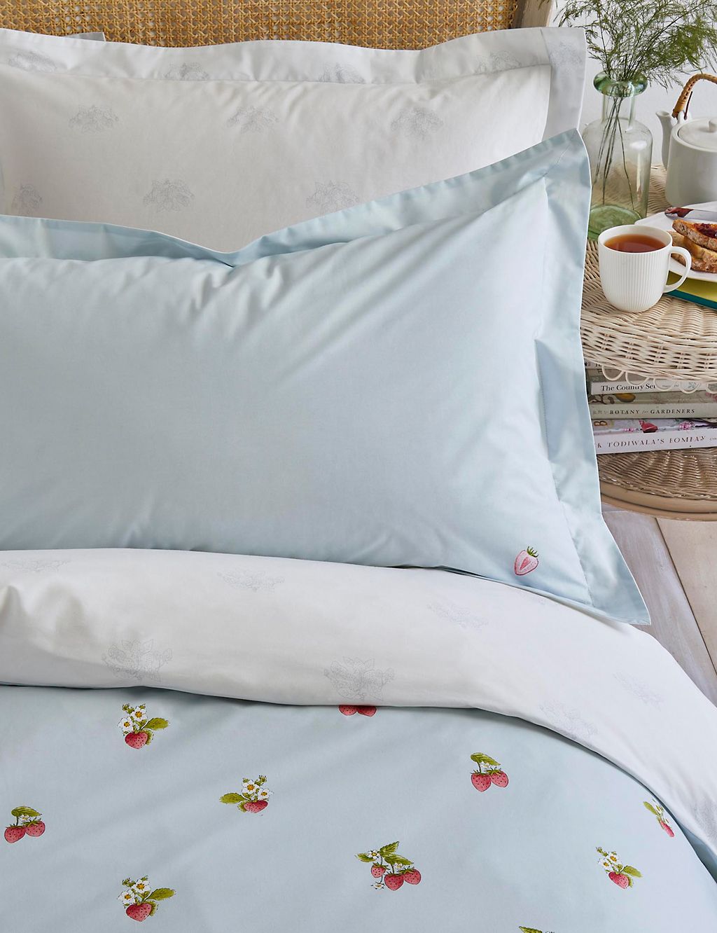 Pure Cotton Strawberries Bedding Set 1 of 4
