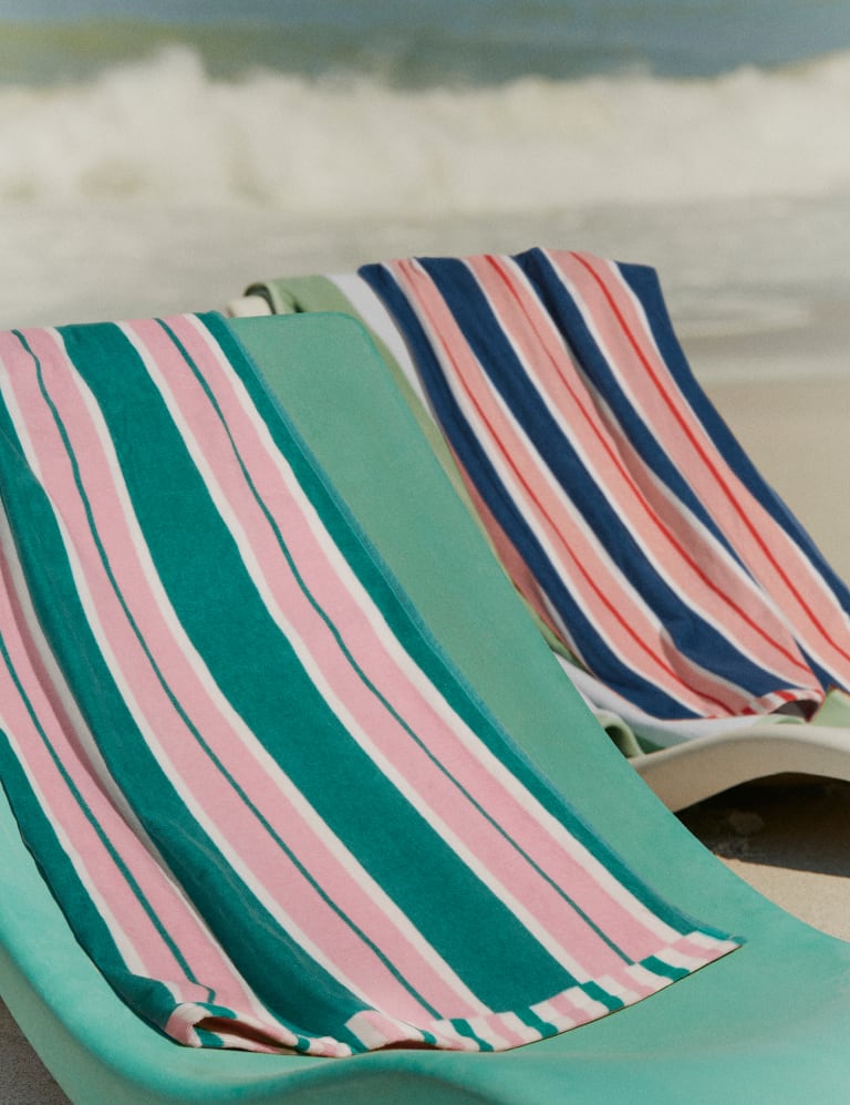 Pure Cotton Striped Sand Resistant Beach Towel 4 of 5