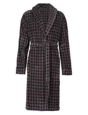 Pure Cotton Thermal Houndstooth Velour Dressing Gown Image 2 of 4