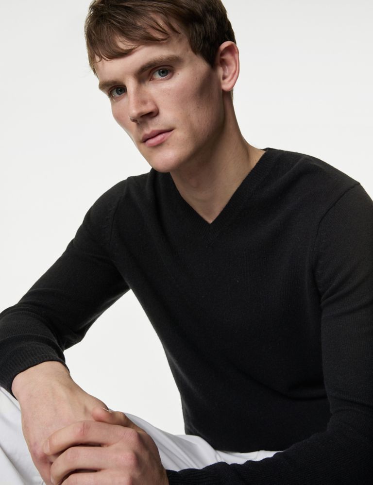 Pure Extra Fine Lambswool V-Neck Jumper 3 of 5