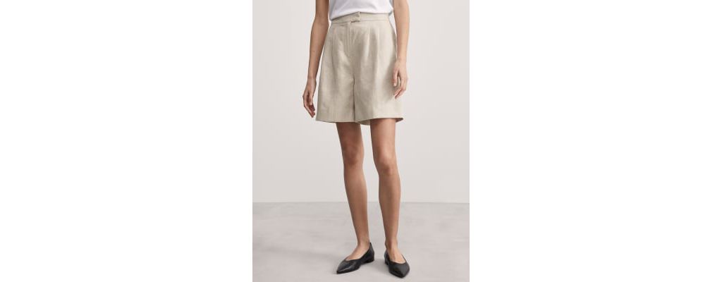 Pure Linen High Waisted Shorts 2 of 5