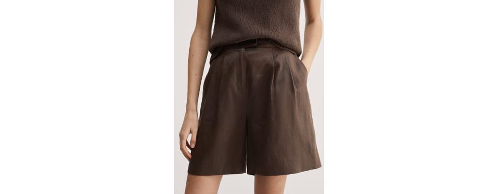 Pure Linen High Waisted Shorts 4 of 7