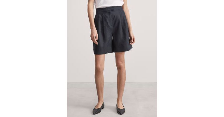 Pure Linen High Waisted Shorts 3 of 6