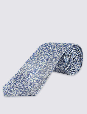 Pure Silk Contemporary Floral Tie Image 2 of 3