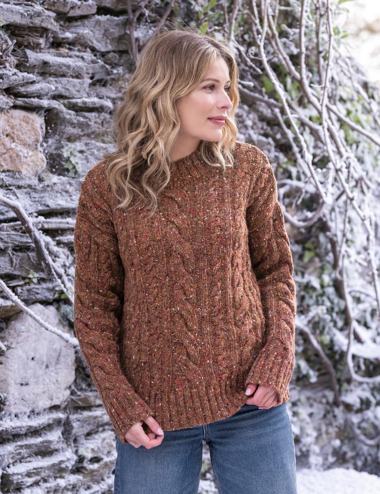 Cable-Knit Crew Neck Sweater