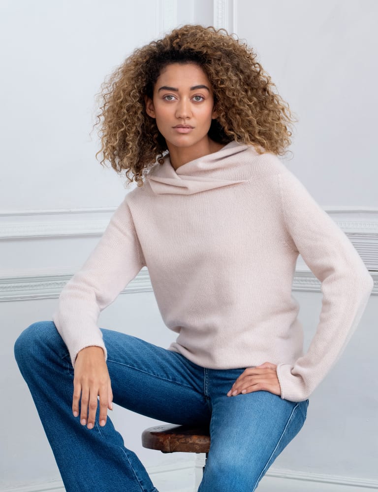 Hooded wool jumper 2025