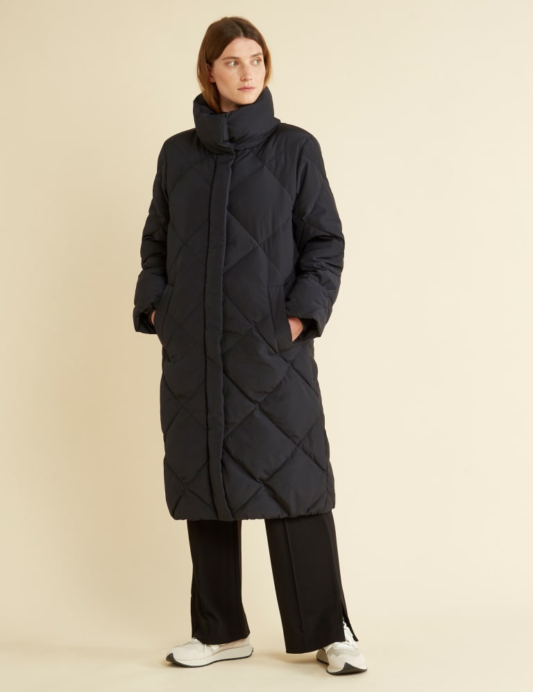 New Look longline diamond quilted padded coat in black