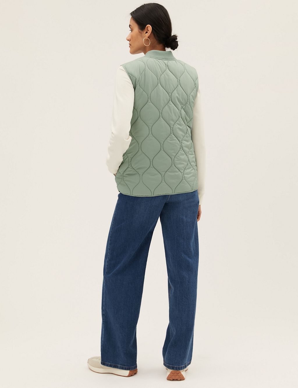 Recycled Thermowarmth™ Lightweight Quilted Gilet 7 of 7