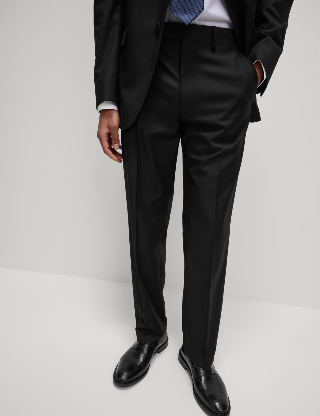 Regular fit: cloth trousers in stretch viscose - black